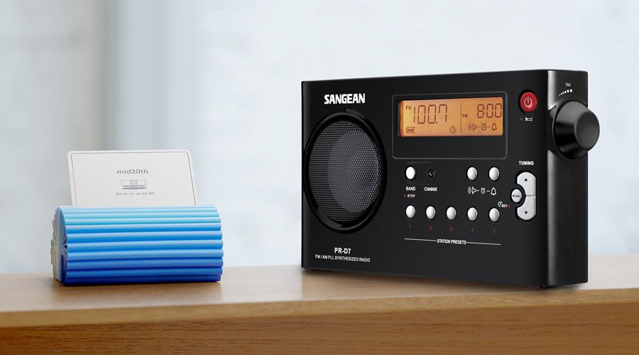 Sangean PR-D7 FM-AM portable radio
