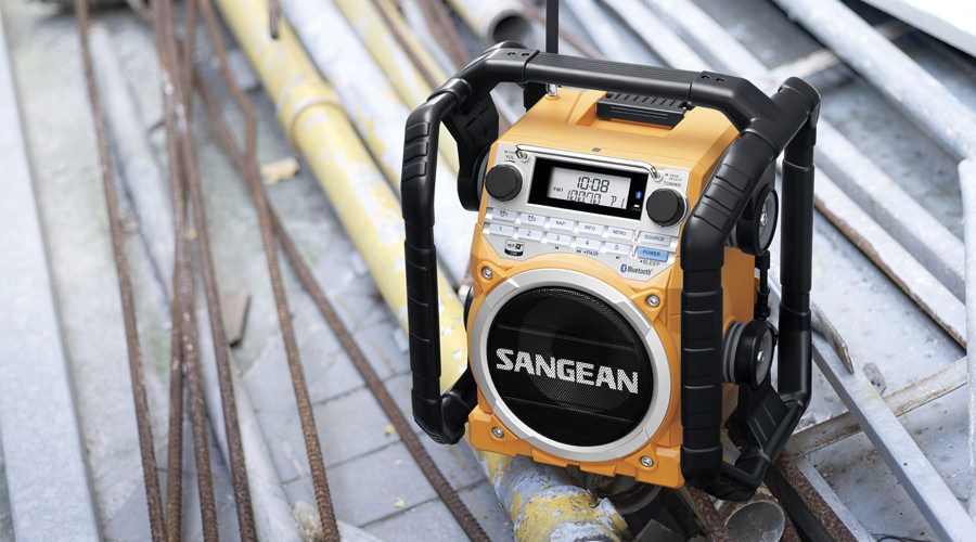 Sangean U4 outdoor radio